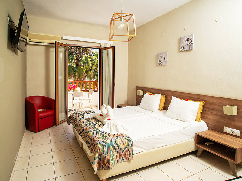 Langley Resort Almirida Bay 3