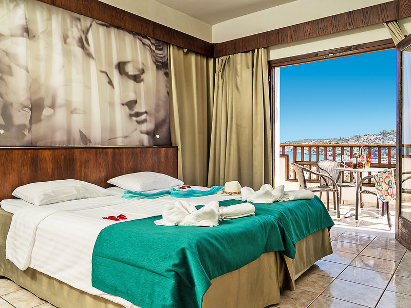 Langley Resort Almirida Bay 8