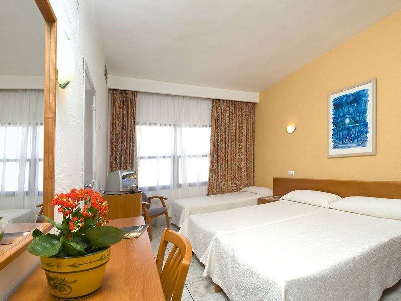 Hotel Tropical Ibiza 24