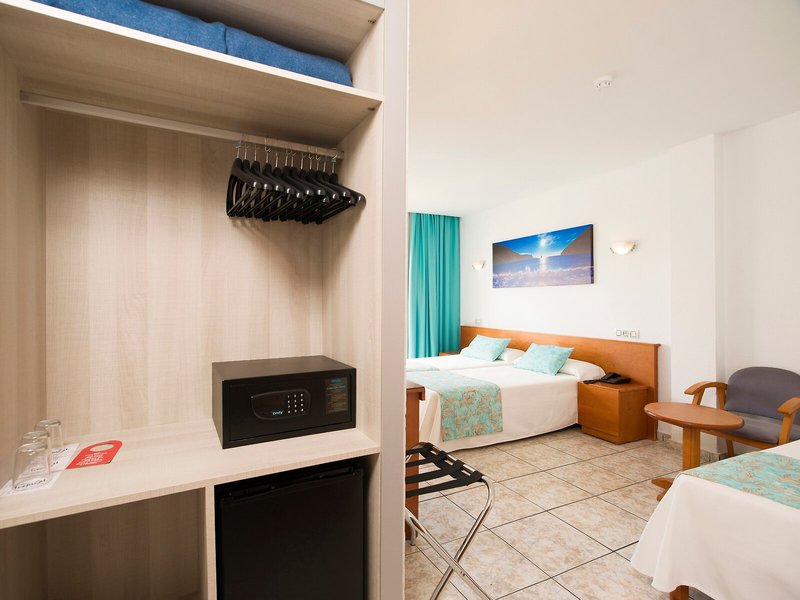 Hotel Tropical Ibiza 26