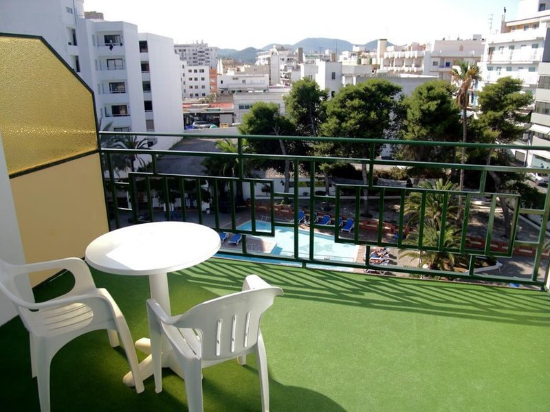 Hotel Tropical Ibiza 33