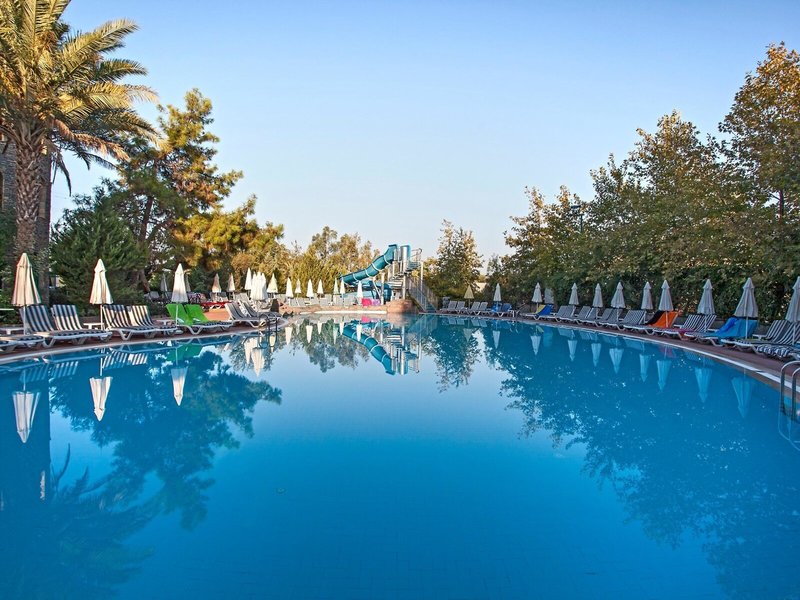 Dosi 3 - Outdoor Pool