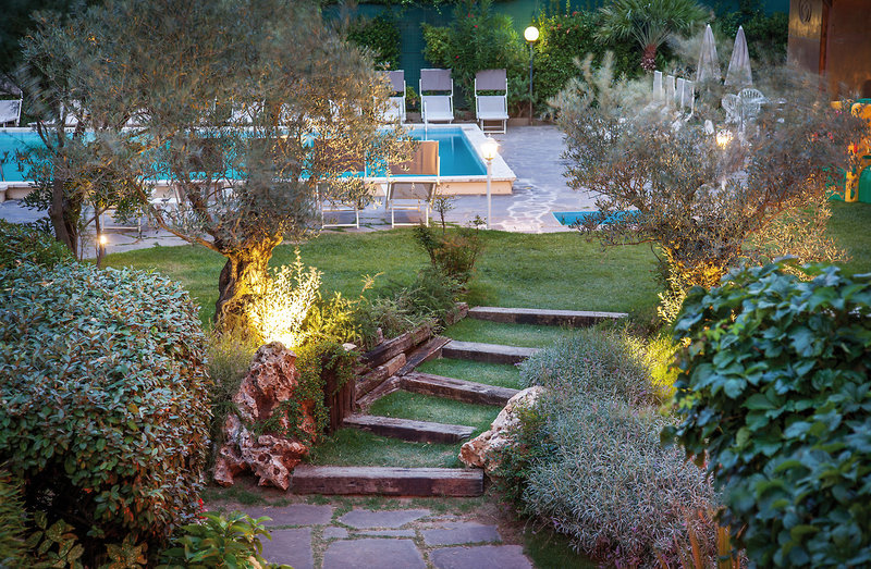 Doge 5 - Garden