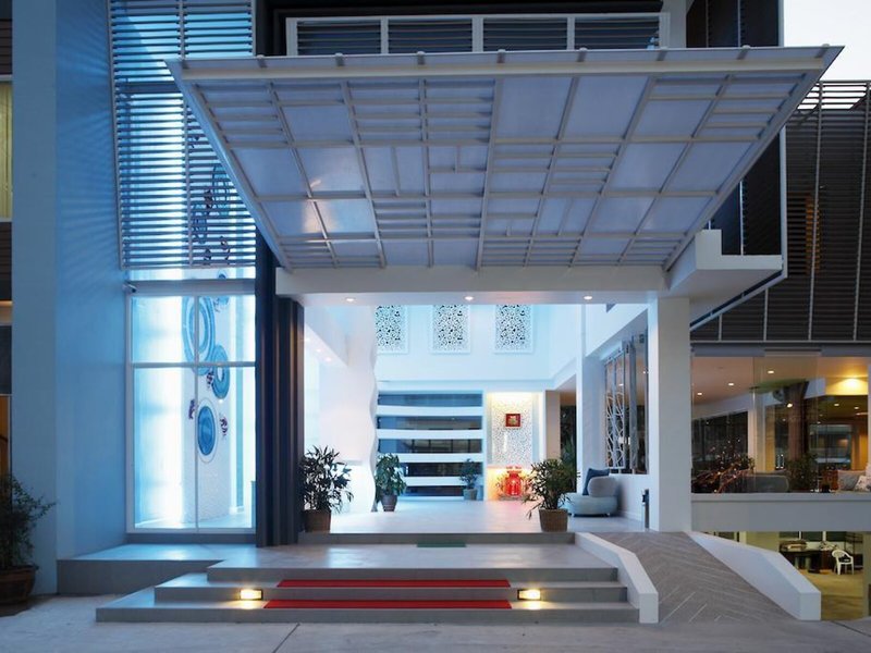 A2 Pool Resort Phuket 5