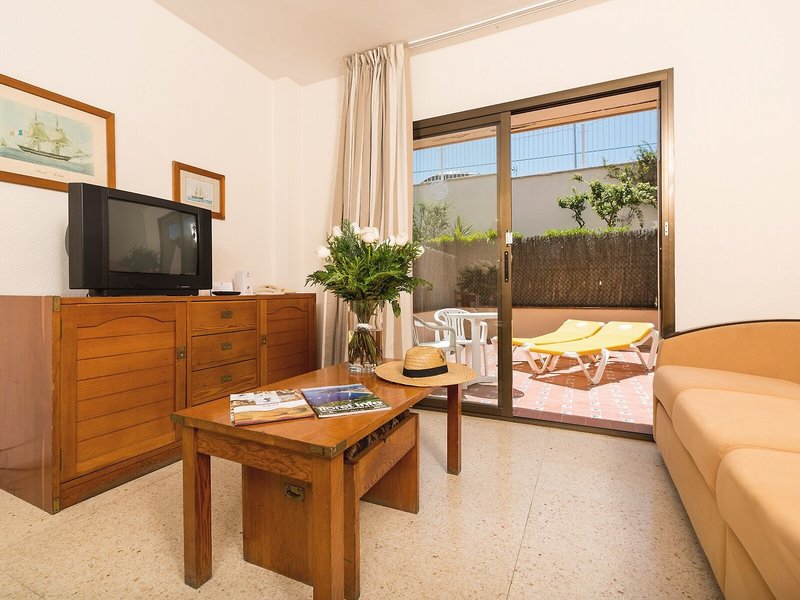 Apartments Guitart 13