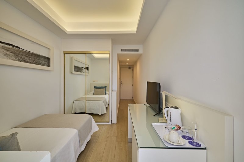 Argos 8 - Room Example