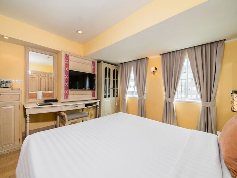 Salil Sukhumvit Soi 11 21