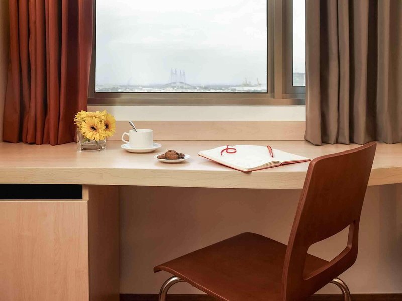 ibis Saigon South Hotel 9