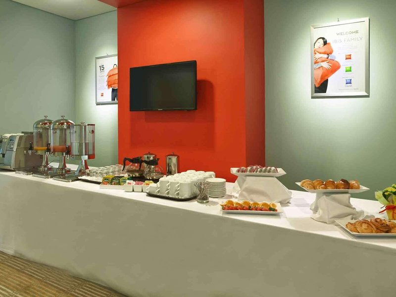 ibis Saigon South Hotel 10