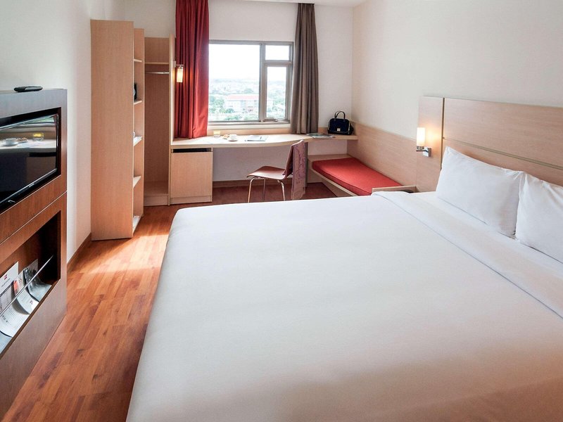 ibis Saigon South Hotel 36