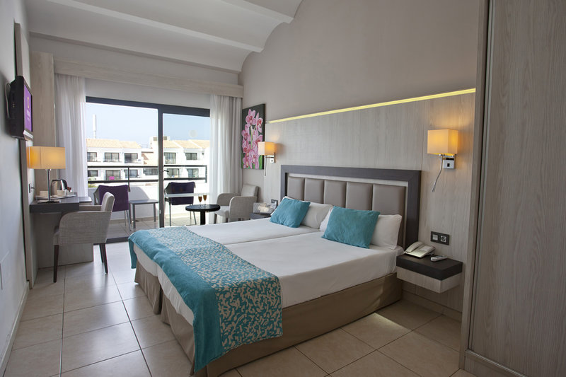 FERGUS Style Bahamas 4