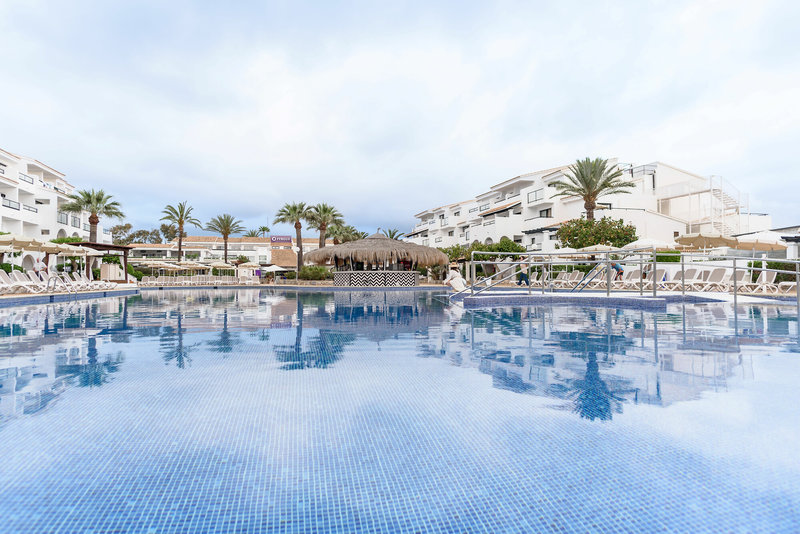 FERGUS Style Bahamas 1