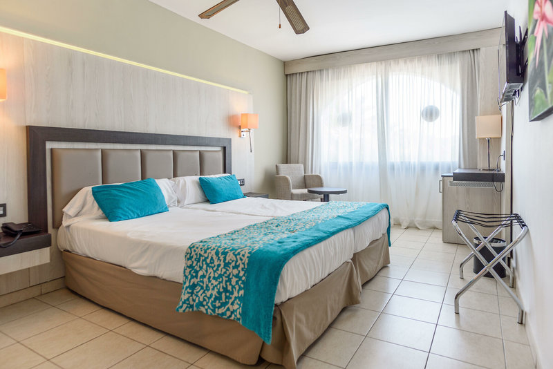 FERGUS Style Bahamas 7