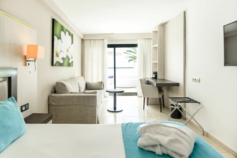 FERGUS Style Bahamas 8