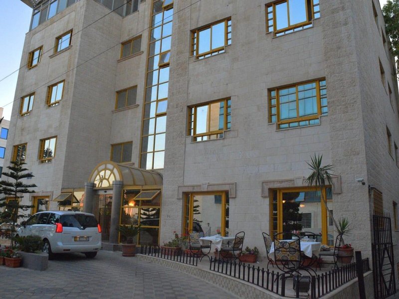 Capri Hotel Suites 2