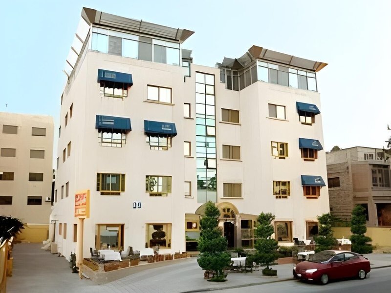 Capri Hotel Suites 3