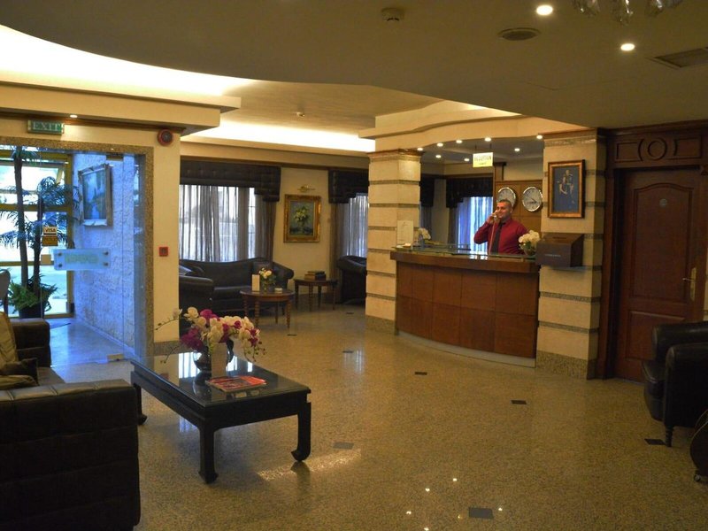 Capri Hotel Suites 8