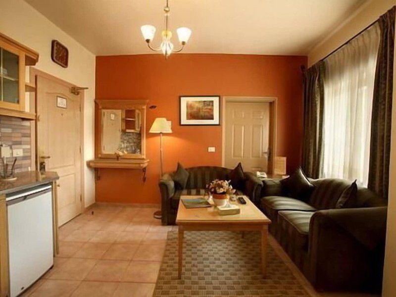 Capri Hotel Suites 12