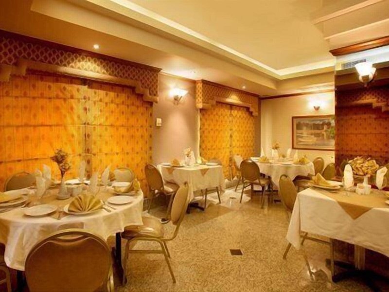 Capri Hotel Suites 13