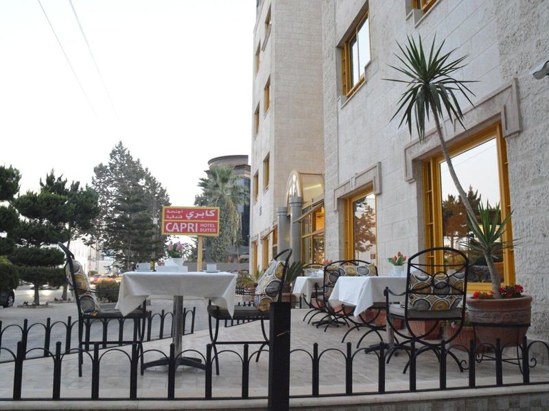 Capri Hotel Suites 14