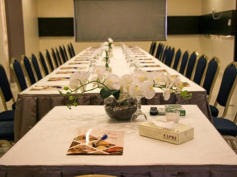 Capri Hotel Suites 16