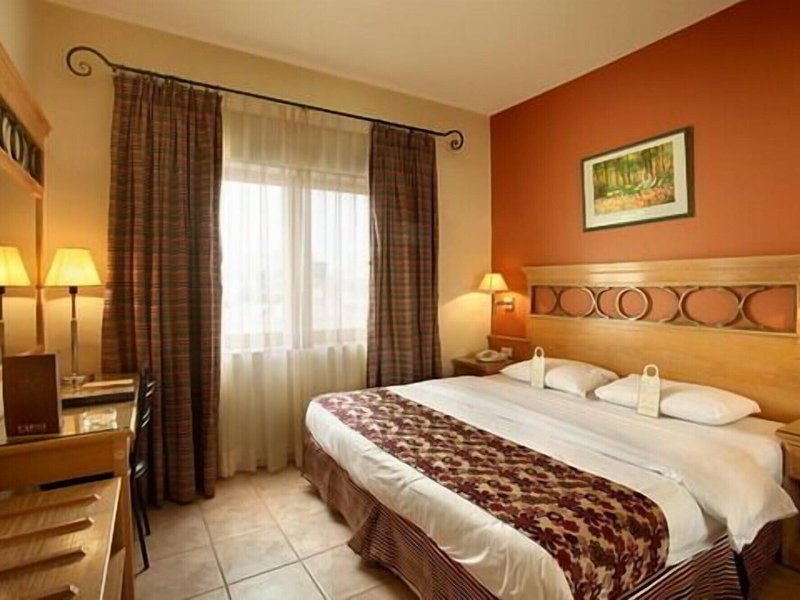 Capri Hotel Suites 24