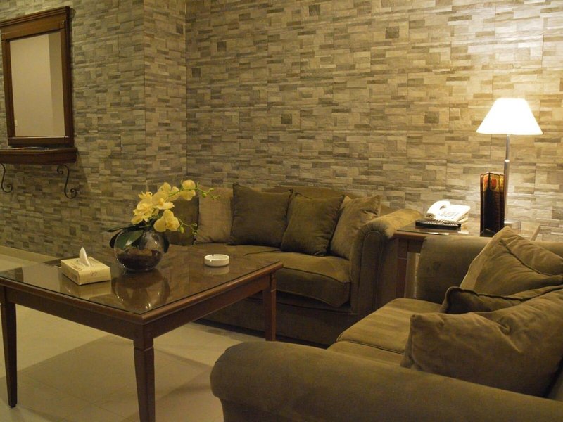 Capri Hotel Suites 27