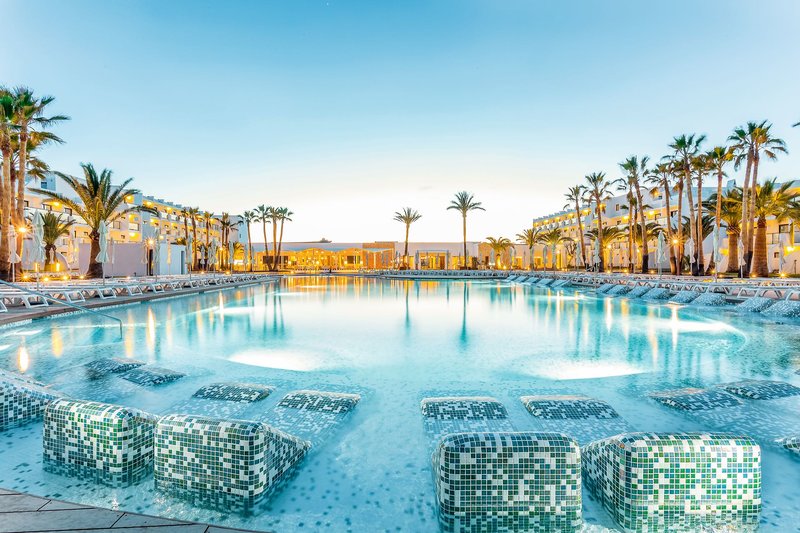 Grand Palladium White Island Resort & Spa 1