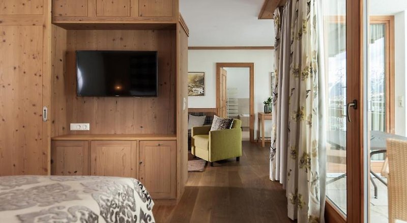 Schlosshotel Fiss 1