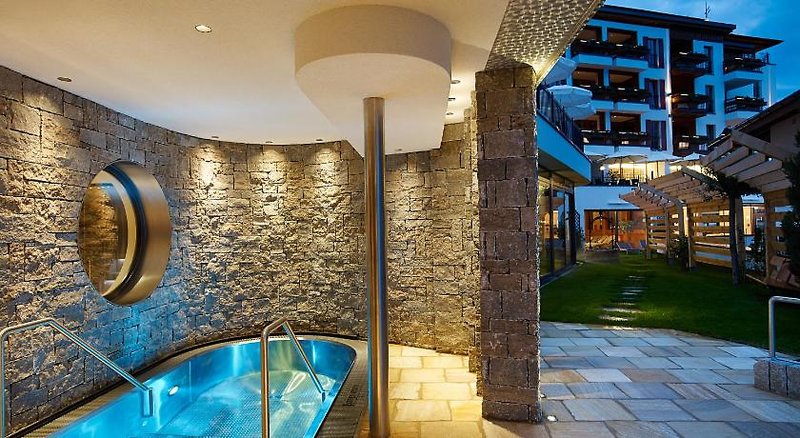 Schlosshotel Fiss 4