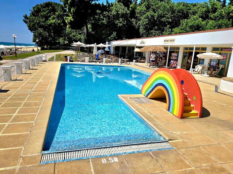 HVD Riviera Beach Hotel 11