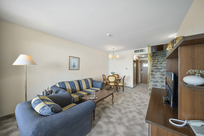 HVD Riviera Beach Hotel 4