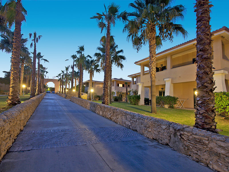 Baia Degli Dei Beach Resort 10