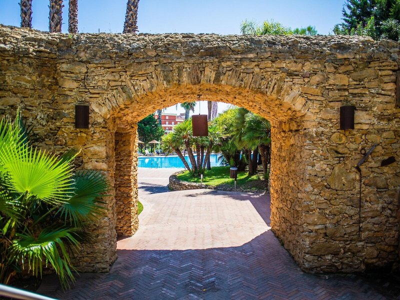 Baia Degli Dei Beach Resort 2