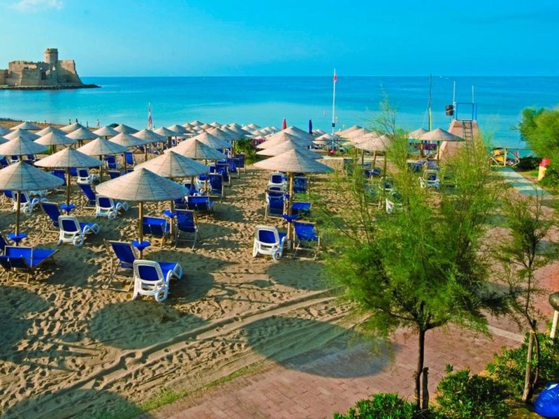 Baia Degli Dei Beach Resort 7