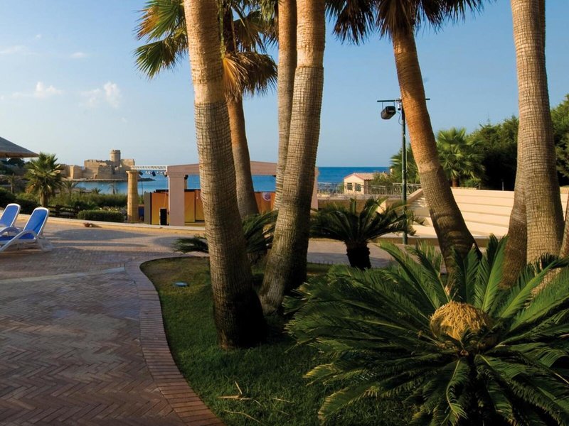 Baia Degli Dei Beach Resort 8