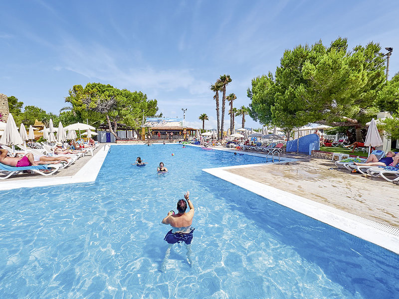 azuLine Club Cala Martina 9