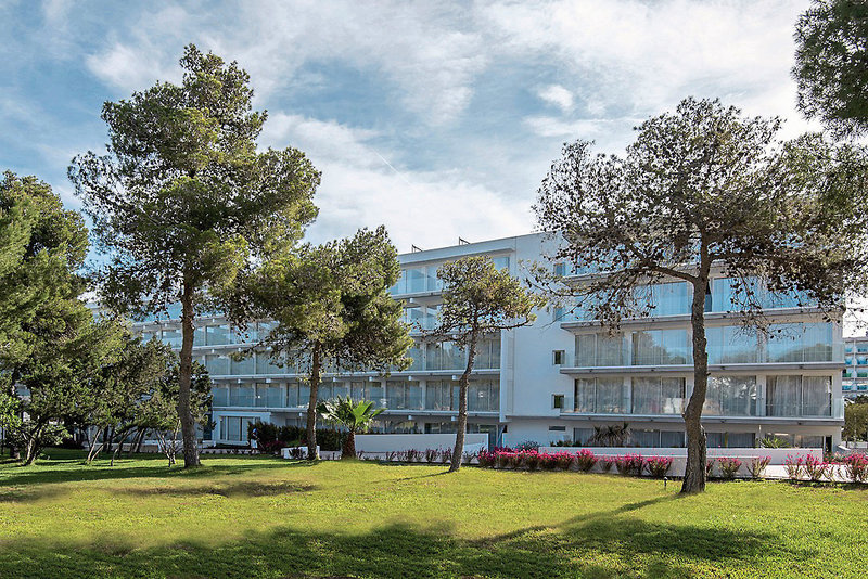 Els Pins Resort & Spa 8