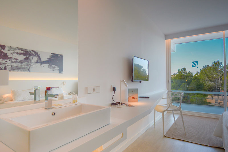 Els Pins Resort & Spa 10