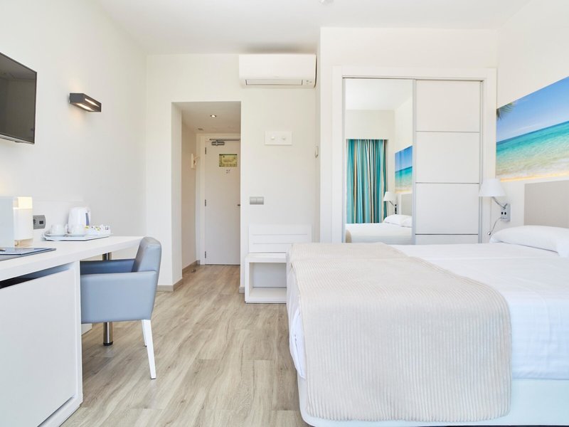 Invisa Hotel Es Pla 25