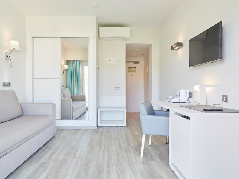 Invisa Hotel Es Pla 33