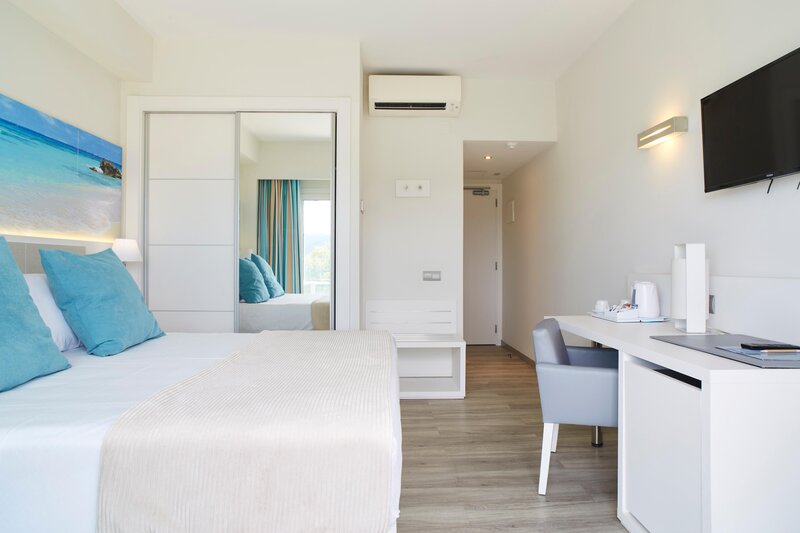 Invisa Hotel Es Pla - Adults Only 12