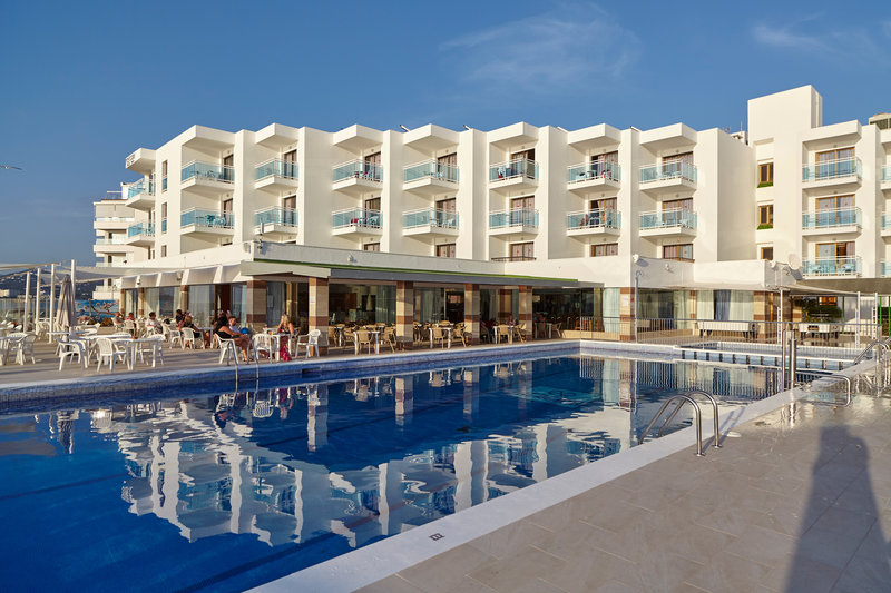 Aparthotel Nereida 4