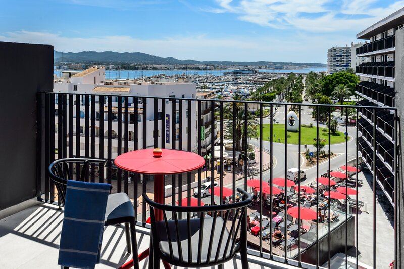 Hotel Vibra District 58