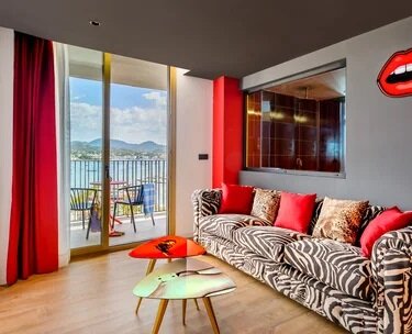 Hotel Vibra District 24