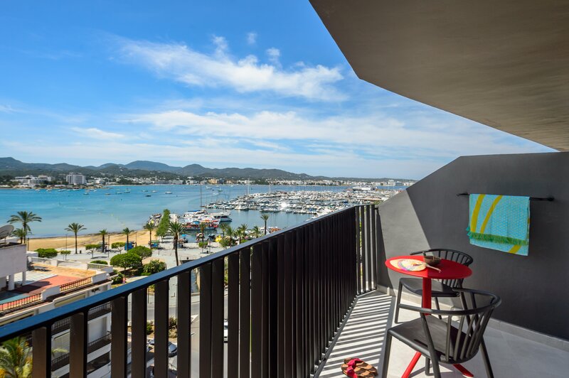 Hotel Vibra District 72