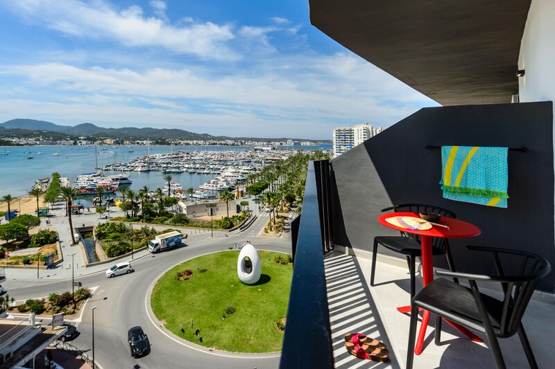 Hotel Vibra District 44