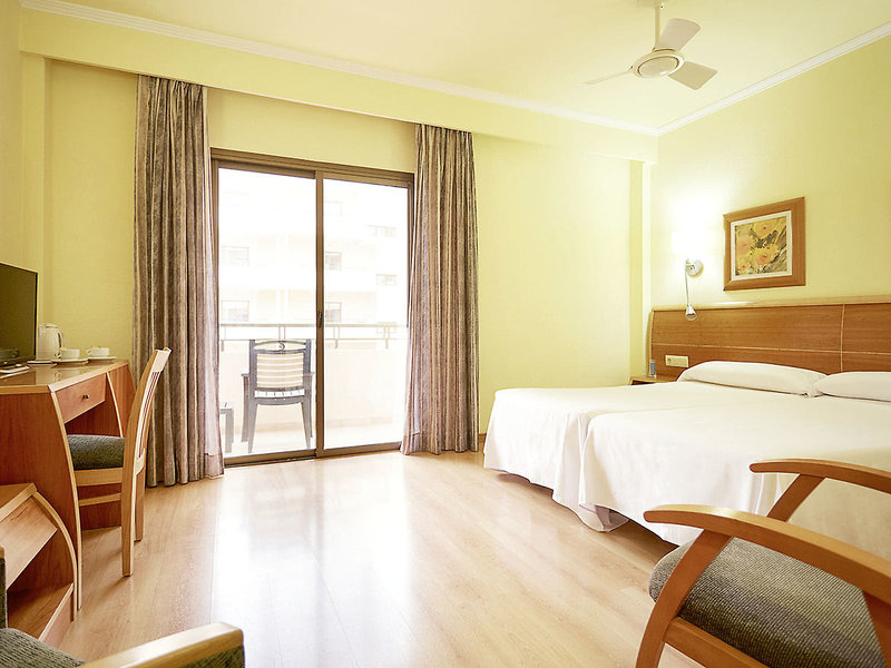 Invisa Hotel La Cala 3