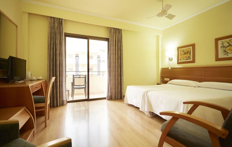 Invisa Hotel La Cala 21