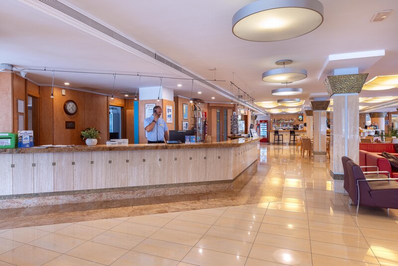 Invisa Hotel La Cala 37